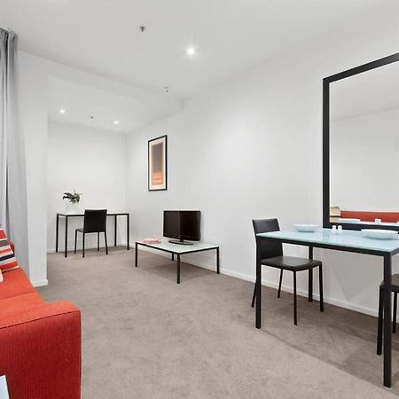 108 Astral Apartments Melbourne Esterno foto