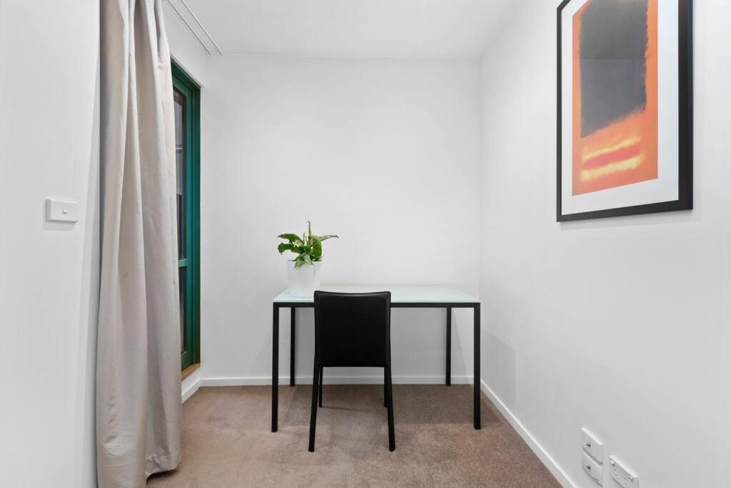 108 Astral Apartments Melbourne Esterno foto