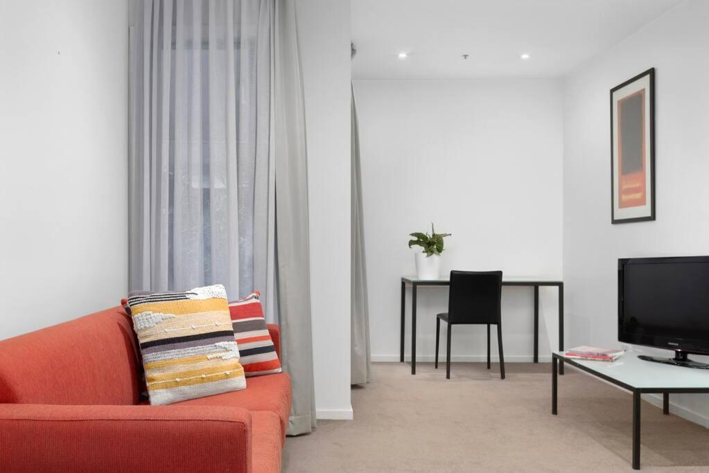 108 Astral Apartments Melbourne Esterno foto